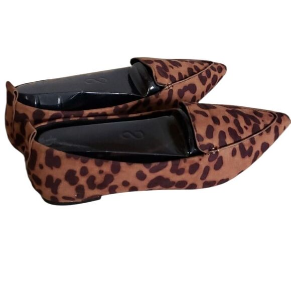 Lulu's Pointed Toe Leopard Print Flats - Picture 3 of 5